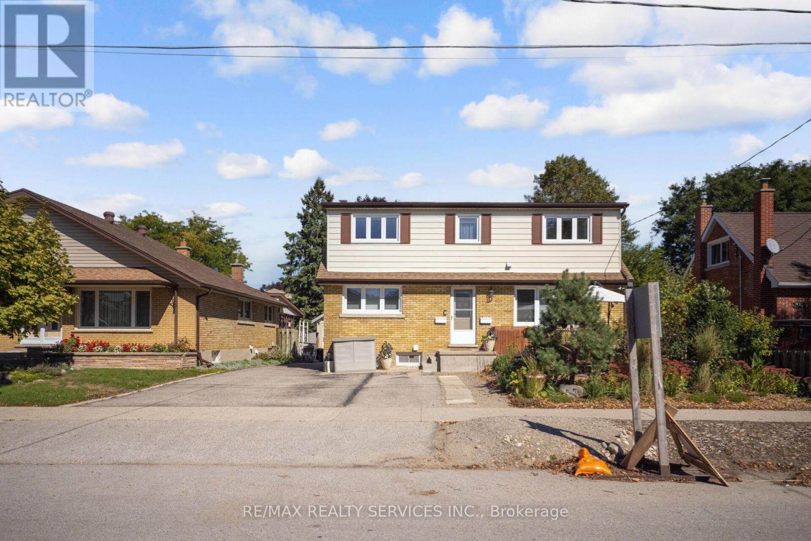 476 Prospect Ave, Kitchener, ON N2A 1E1