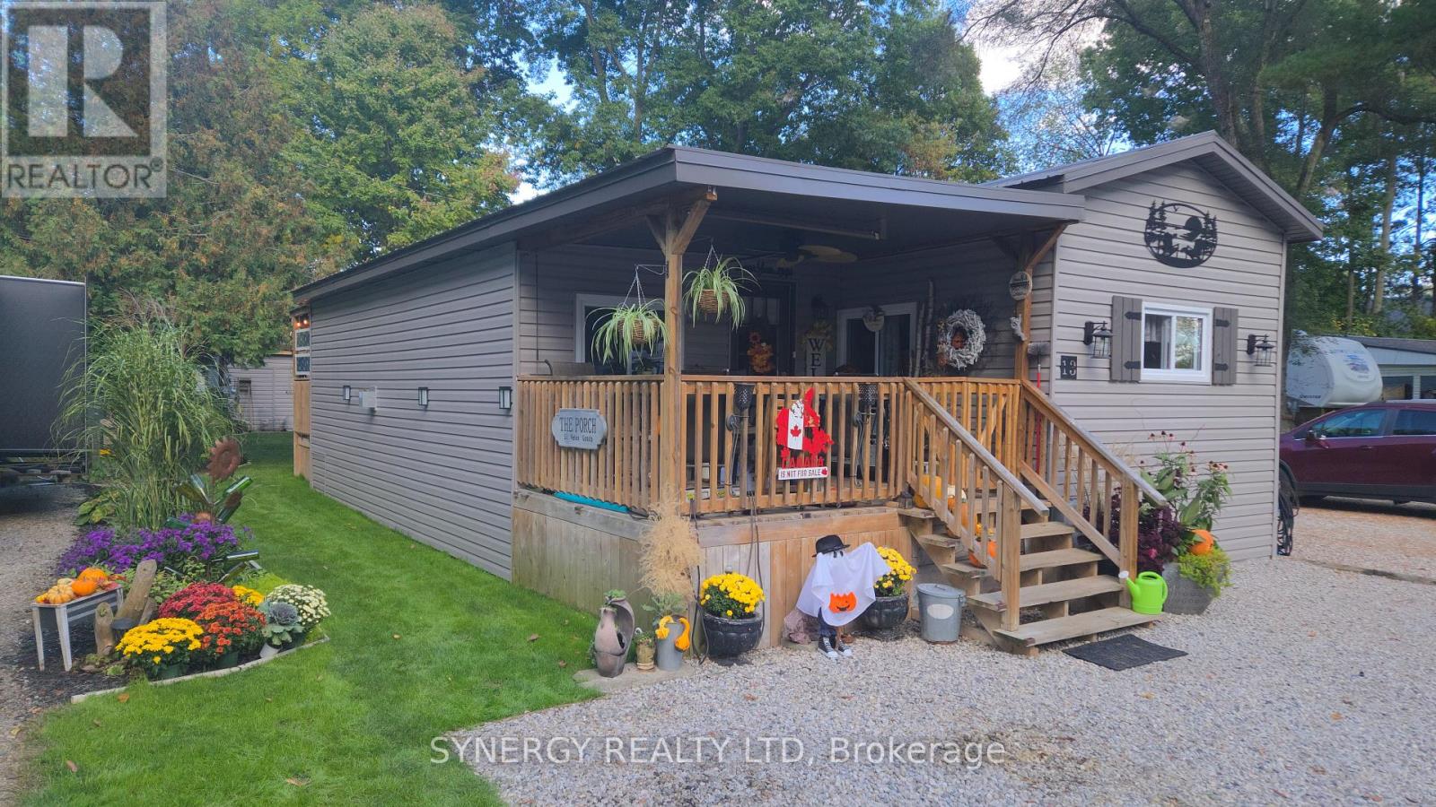24749 Park St, Strathroy-Caradoc, ON N7G 3H5