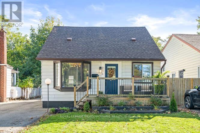 284 Ivon Ave, Hamilton, ON L8H 5T2
