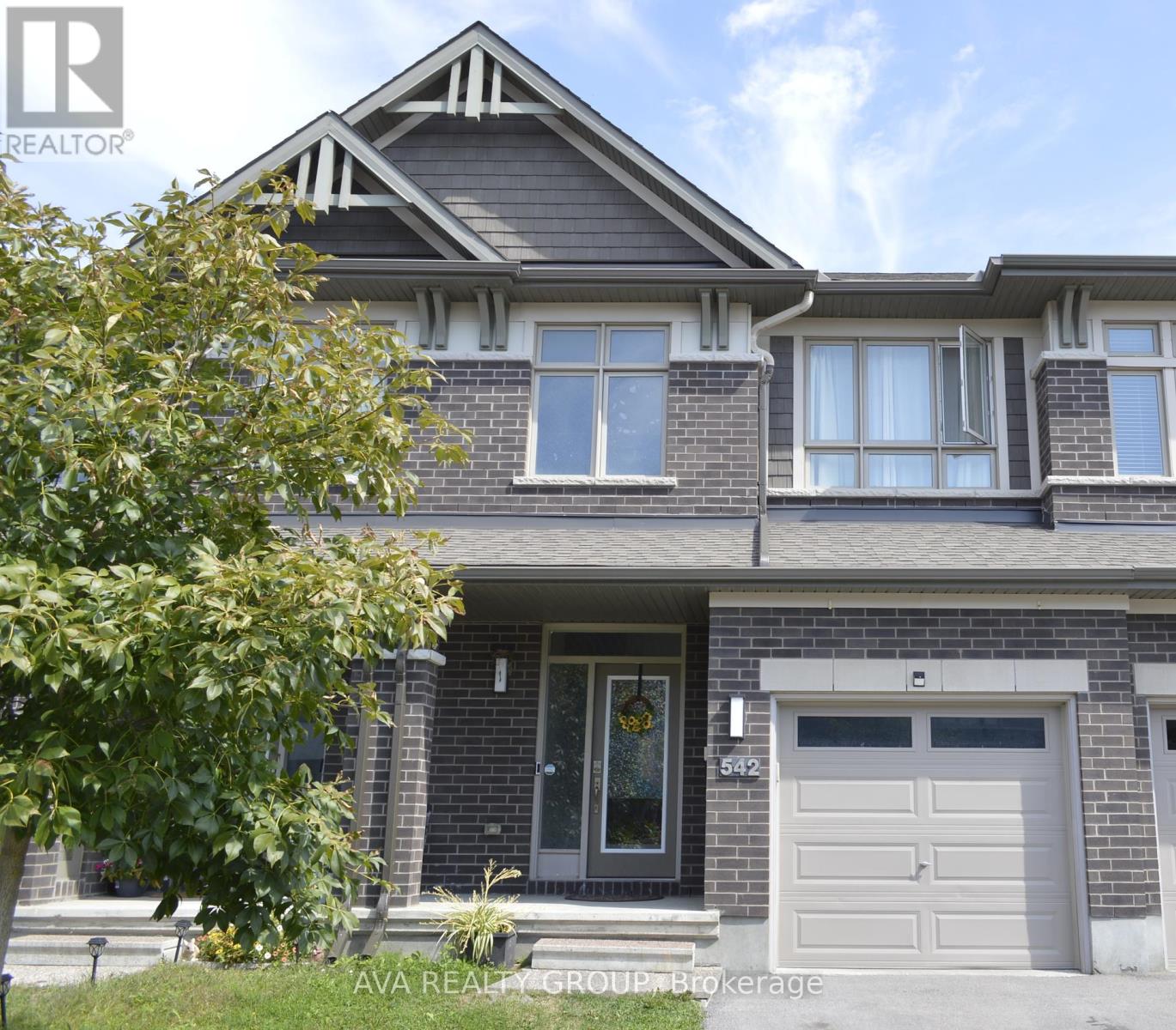 542 Triangle St, Ottawa, ON K2M 0M5