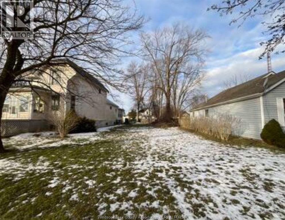 28 Baxter St, Chatham, ON N7M 4P6