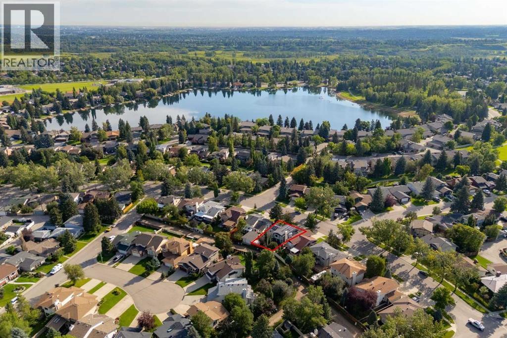 147 Midpark Dr SE, Calgary, AB T2X 2J2