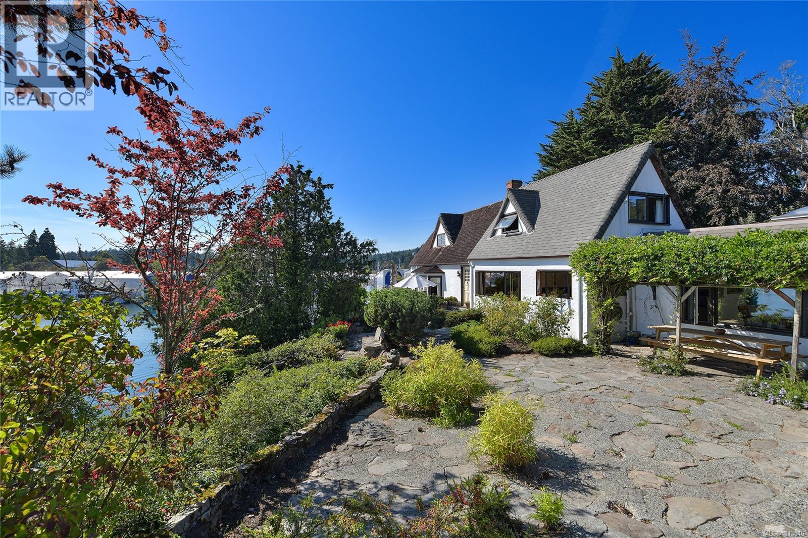 2173 Tryon Rd, North Saanich, BC V8L 5H6