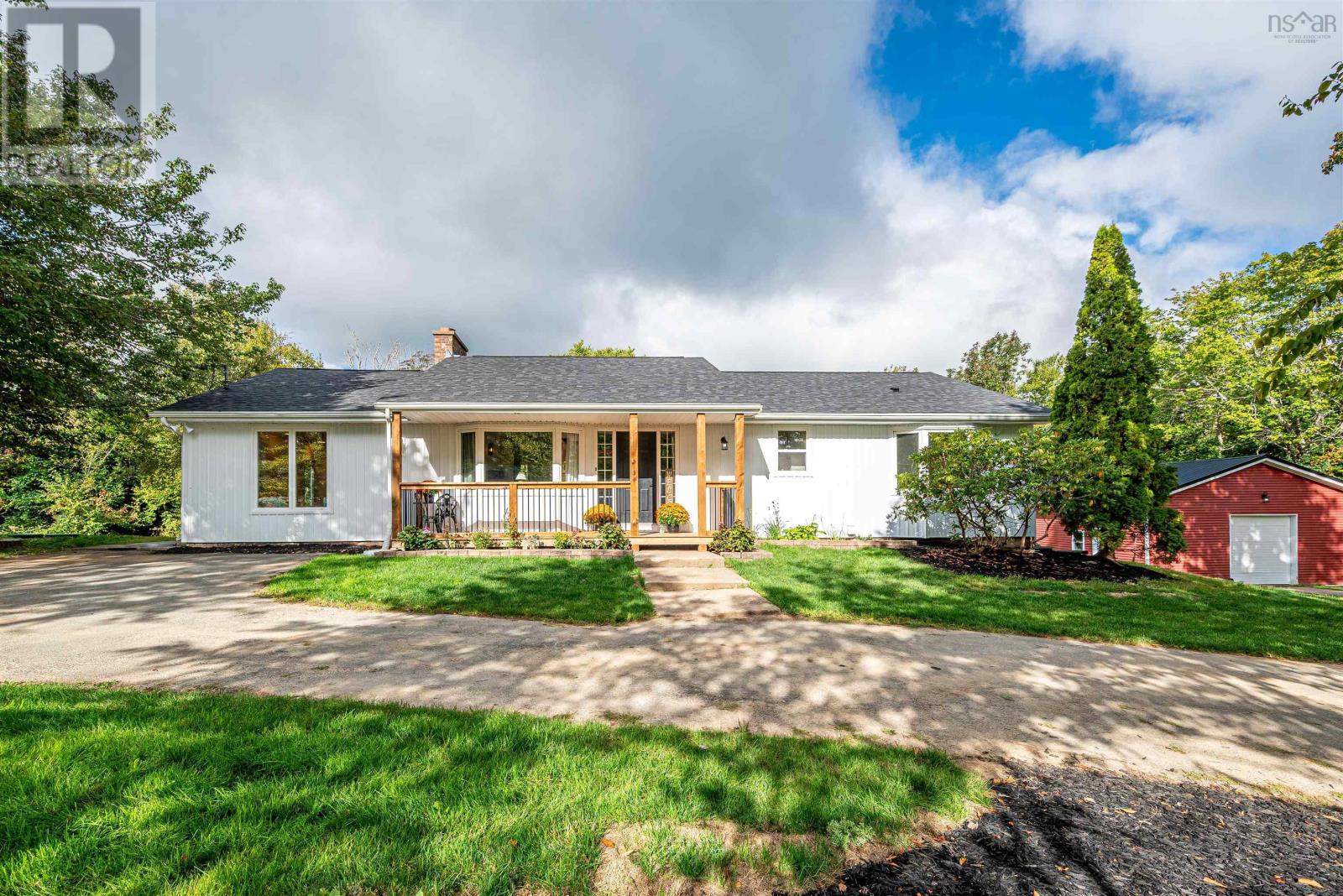 463 S Rawdon Rd, Mount Uniacke, NS B0N 1Z0