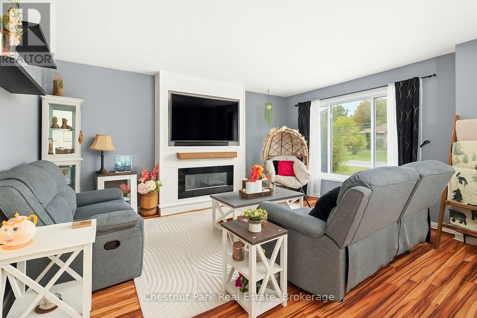 70 Milton St, Bracebridge Macaulay, ON N0P 2L0