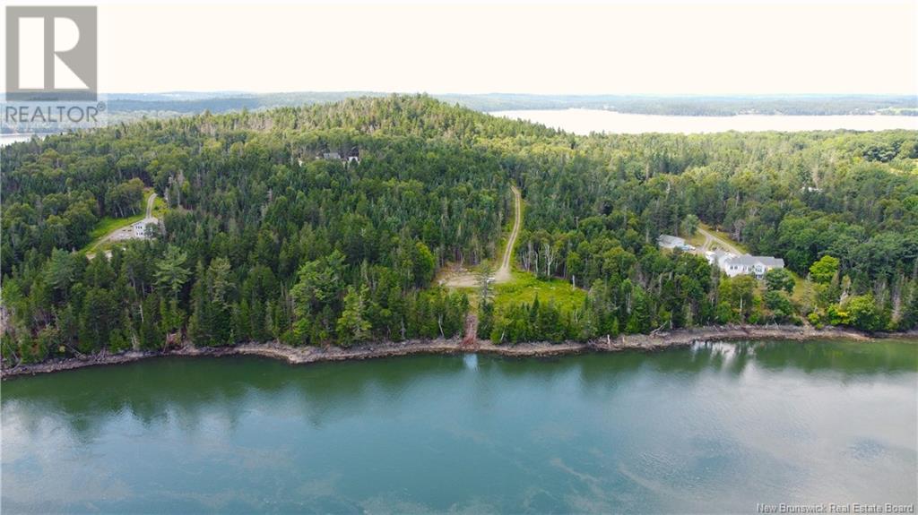379 Hills Point Rd, Oak Bay, NB E3L 4K5