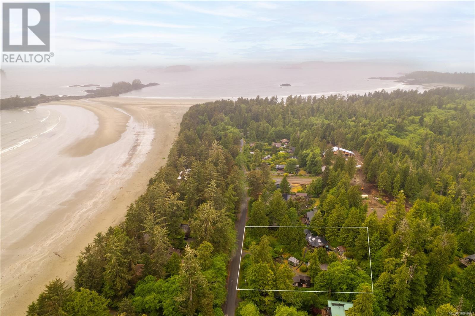 1364 Chesterman Beach Rd, Tofino, BC V0R 2Z0