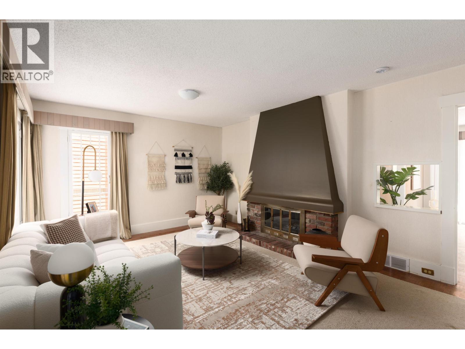 4138 W 13th Ave, Vancouver, BC V6R 2T6