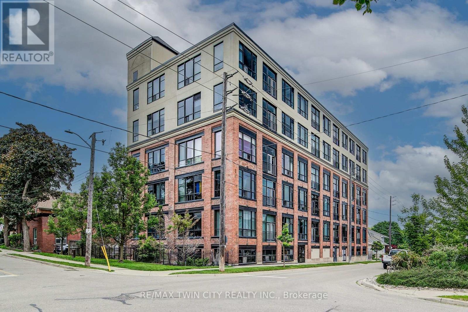 608 120 Mansion St, Kitchener, ON N2H 0A1