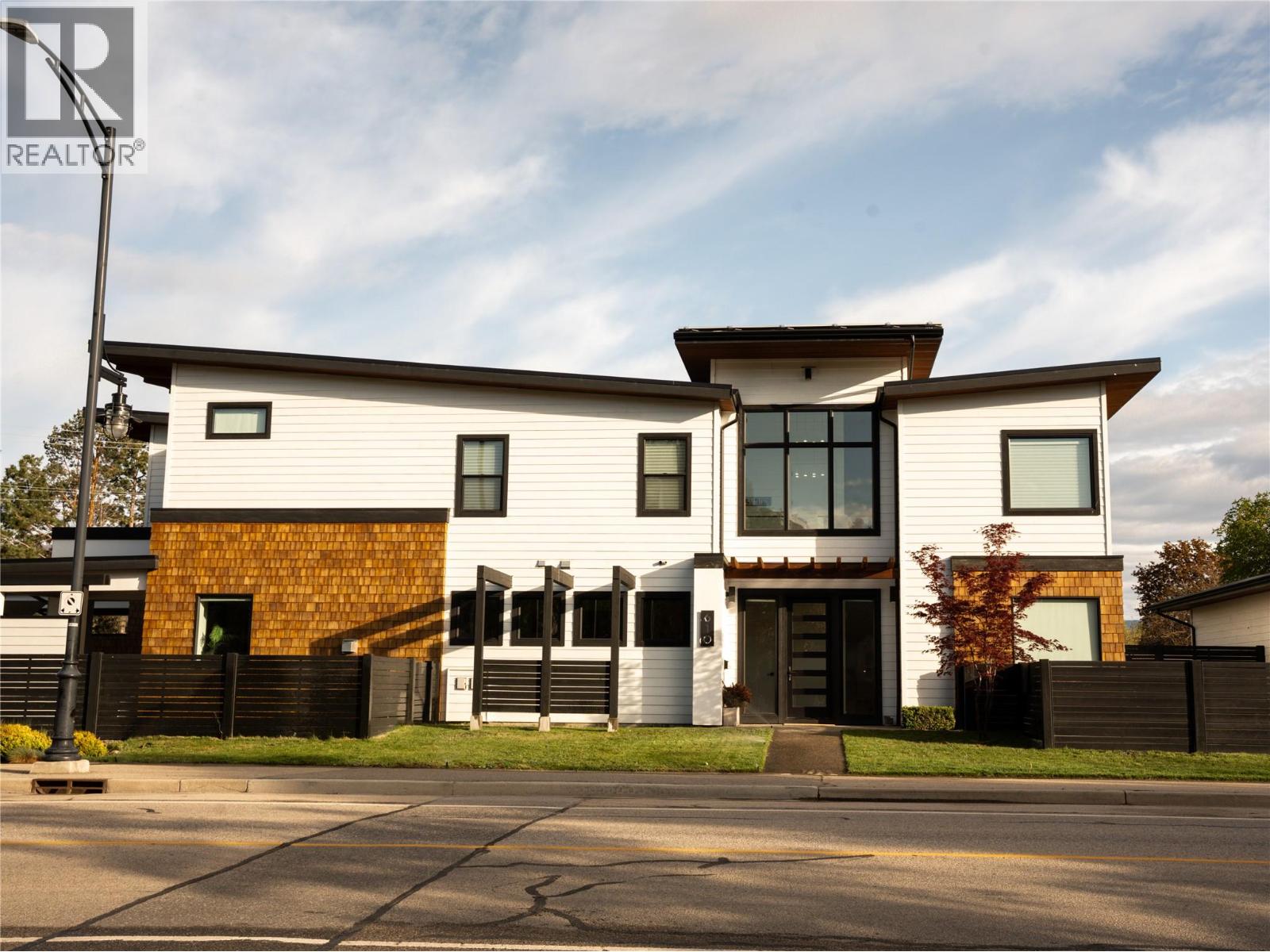 610 Barrera Rd, Kelowna, BC V1W 3K2