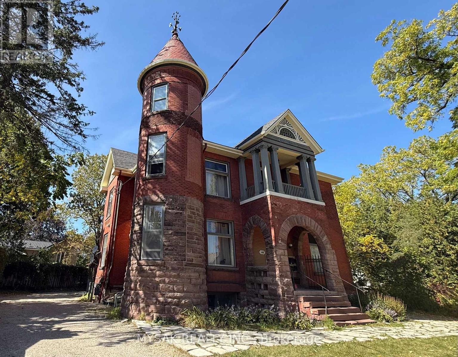 146 Church St, Stratford, ON N5A 2R5
