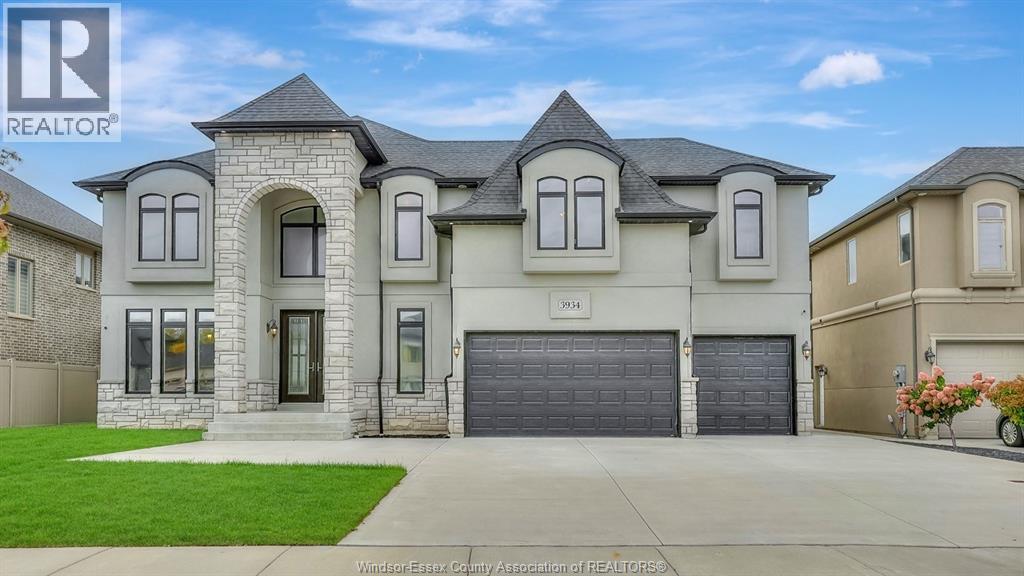 3934 Lasalle Woods Blvd, Lasalle, ON N9H 0G6