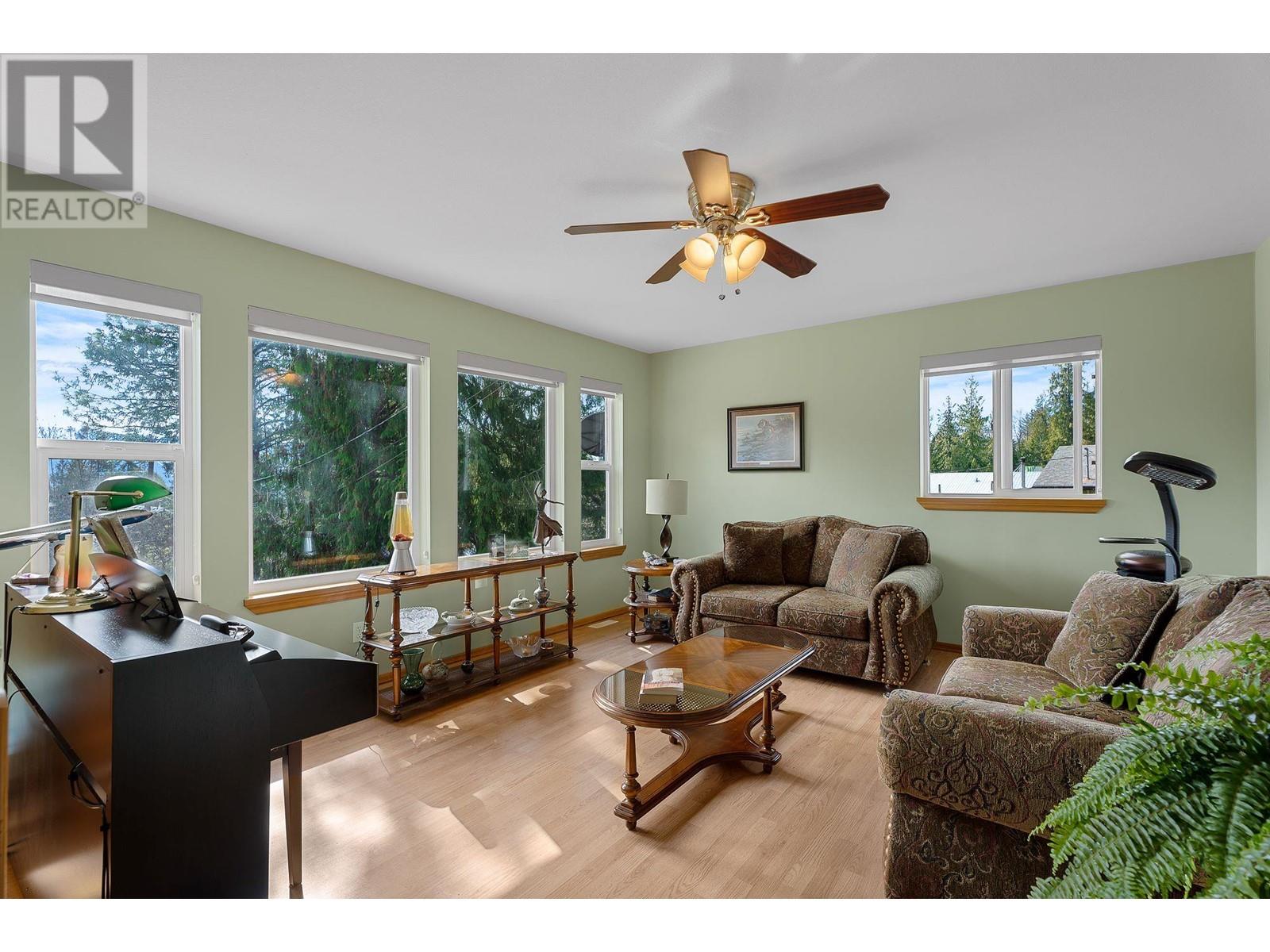 7451 Estate Dr, Anglemont, BC V0E 1M8