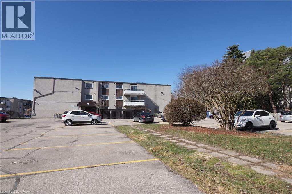 71 Vanier Drive Unit 105, Kitchener, ON N2C 1J4