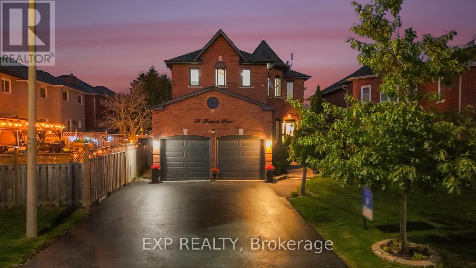 33 Hartrick Pl, Whitby, ON L1R 2C2