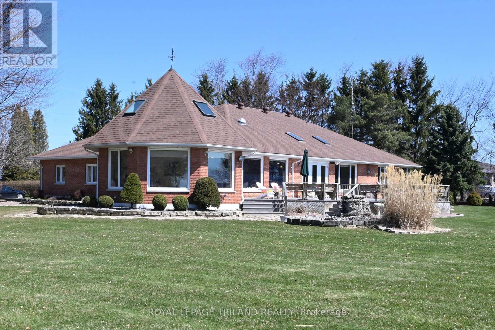 7154 Talbot Trl, Chatham-Kent, ON N0P 1A0