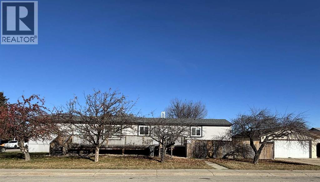 20 Auttreaux Dr, Whitecourt, AB T7S 1C8