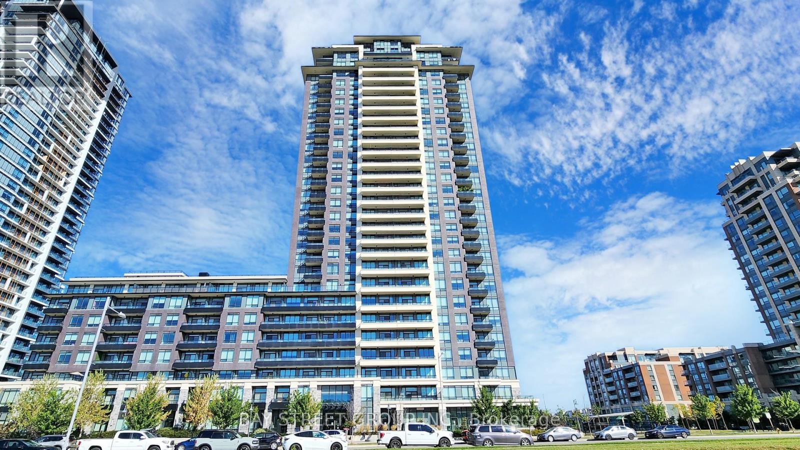111 15 Water Walk Dr, Markham, ON L6G 0G2