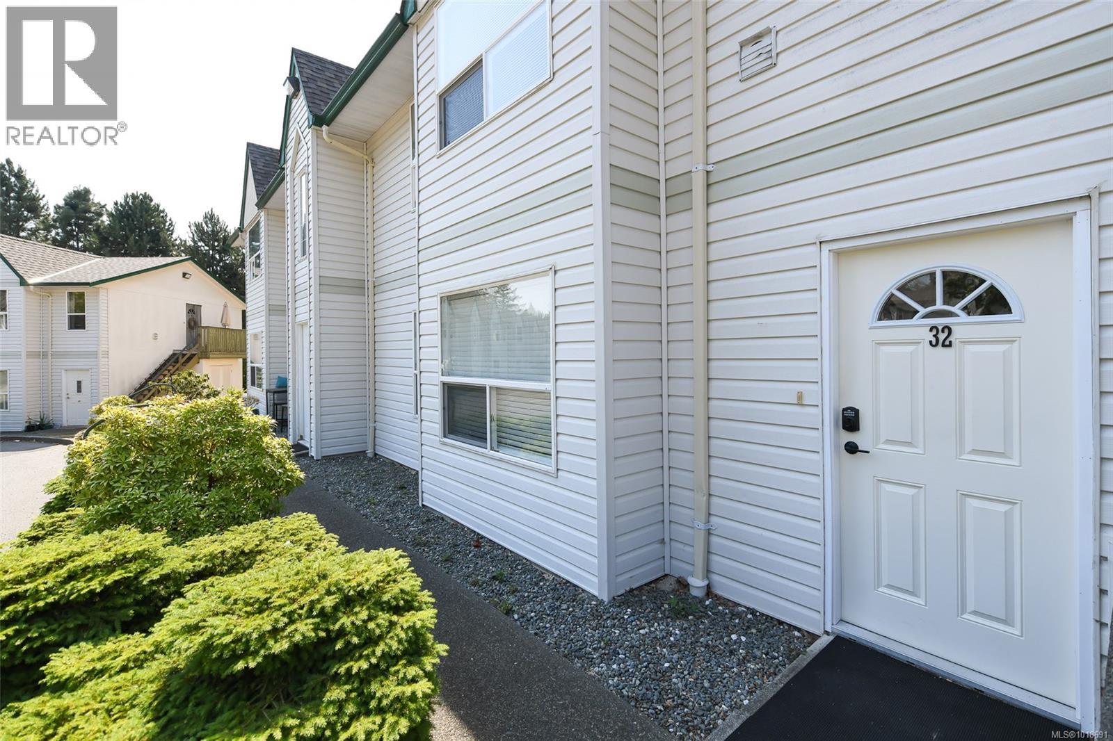 1535 Dingwall Rd Unit 32 Rd, Courtenay, BC V9N 3S8
