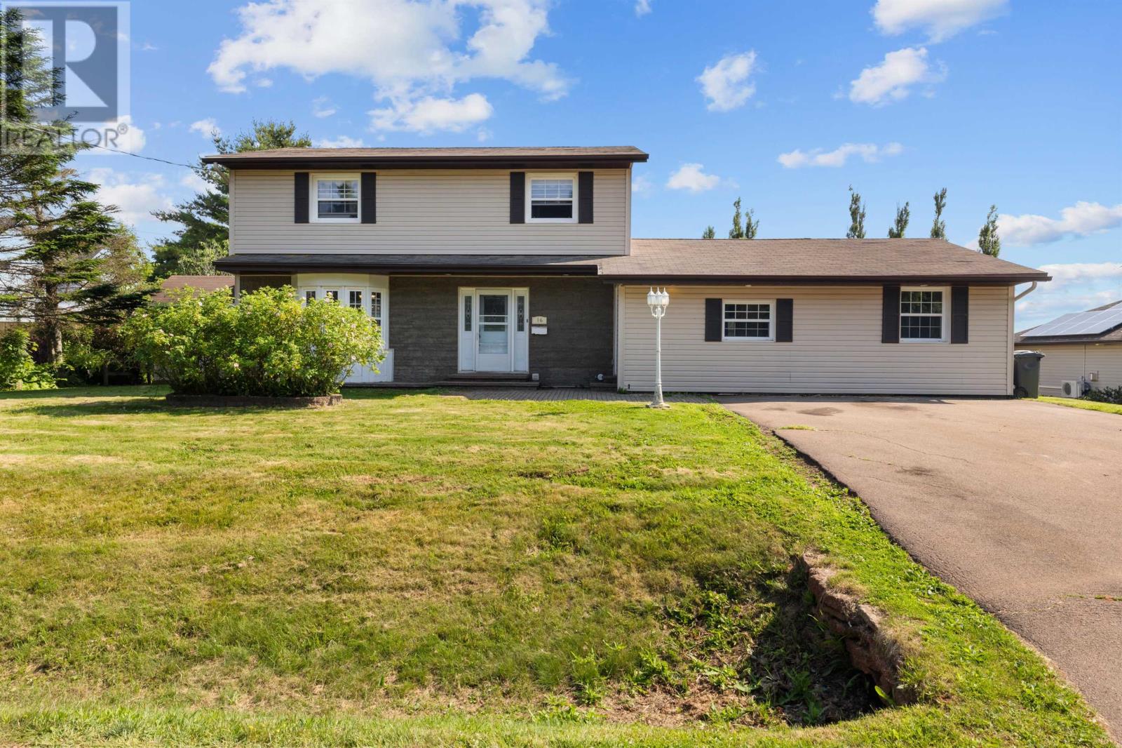 16 Glenn Dr, Summerside, PE C1N 4M4