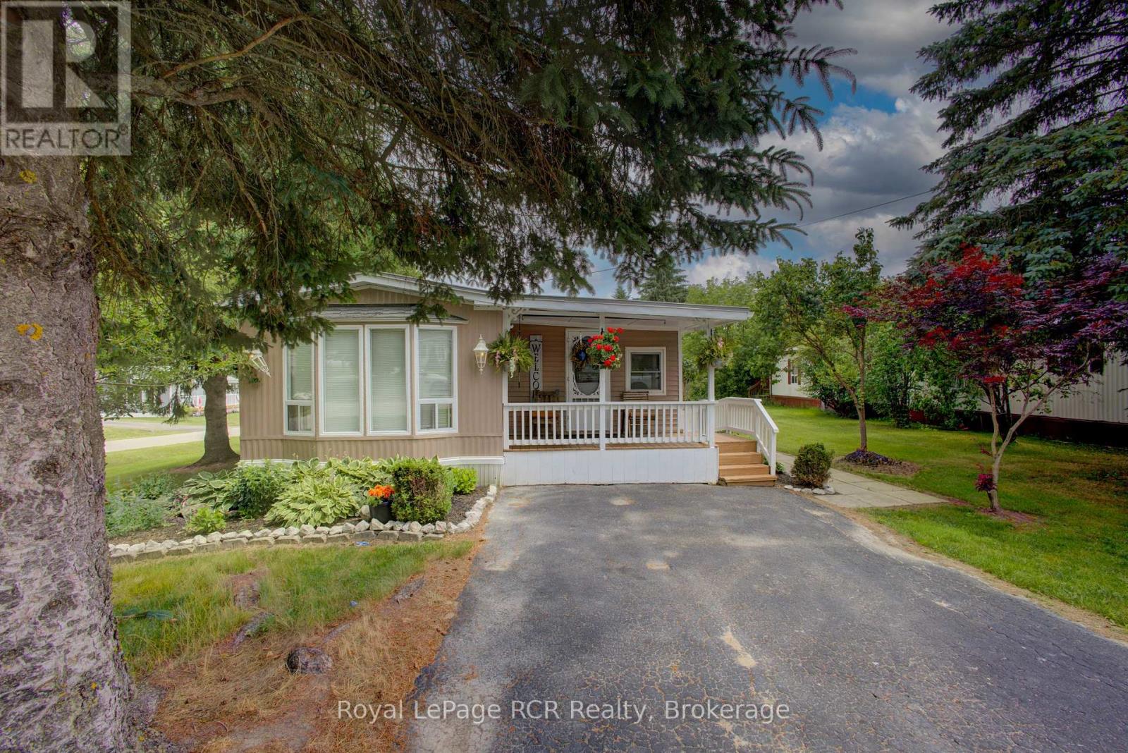 5 Grand Vista Dr, Wellington North, ON N0G 2L0