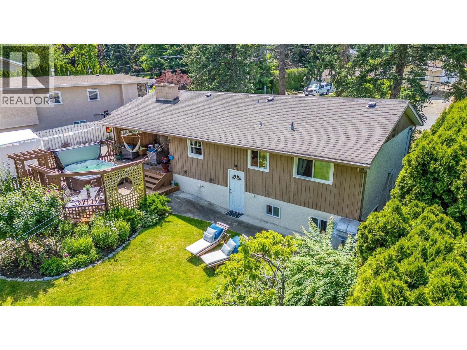 824 Raymer Rd, Kelowna, BC V1W 1J8