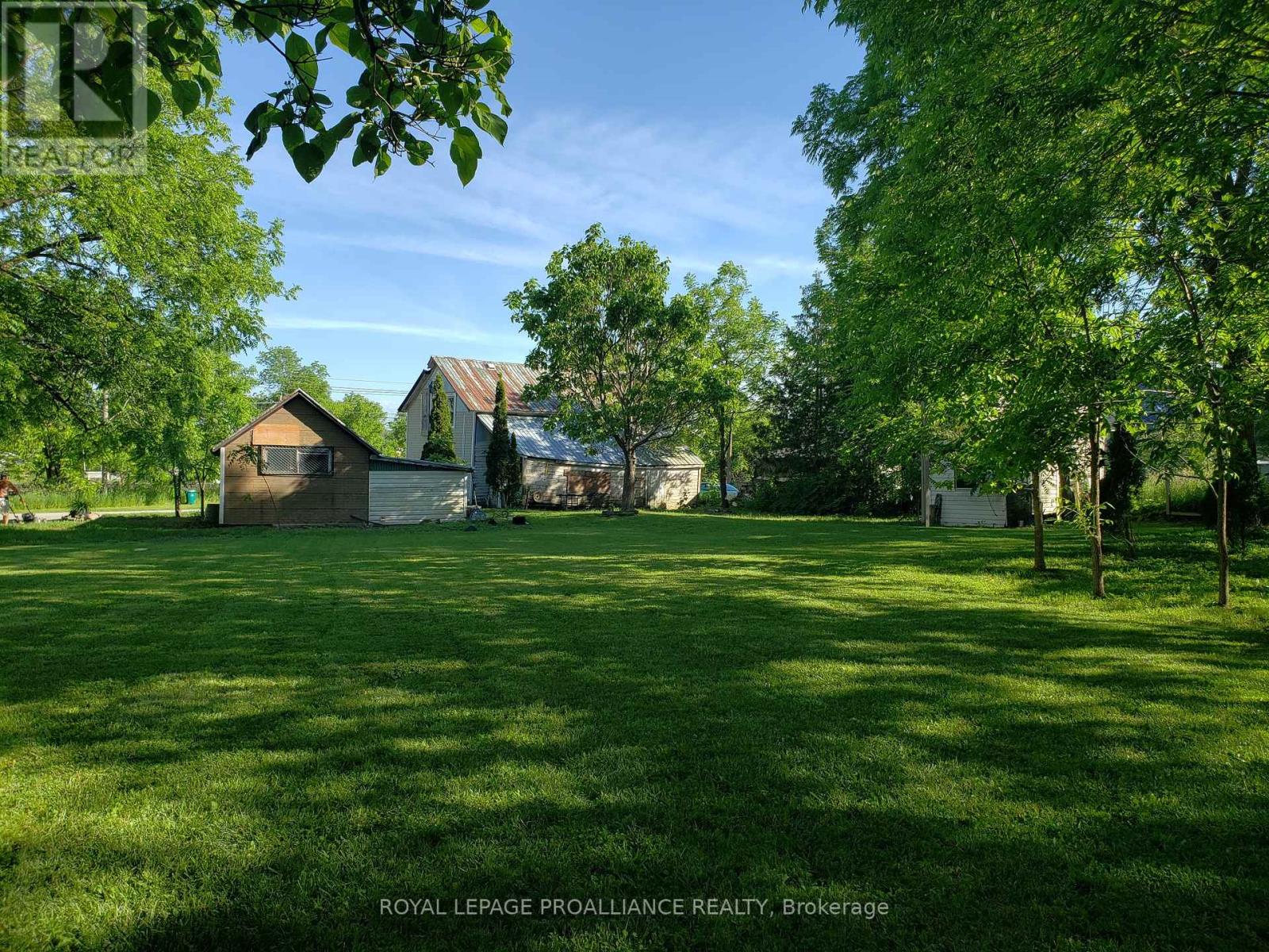 20 Grand Trunk Ave, Leeds and the Thousand Islands, ON K0E 1L0