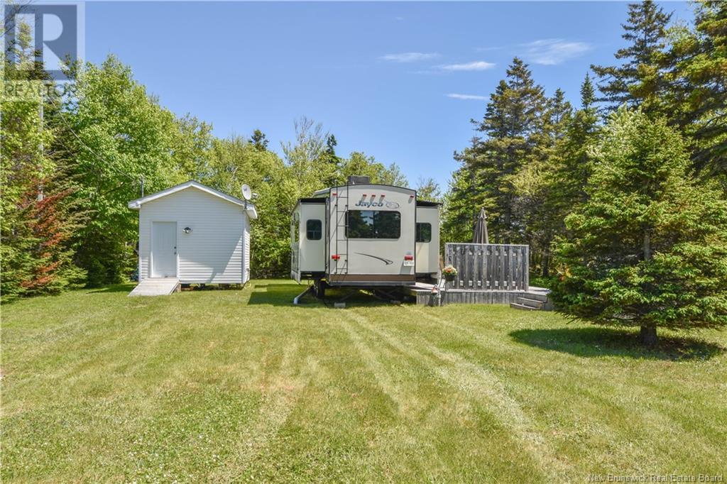 98 Des Vacanciers Ln, Pointe-canot, NB E8T 5S1