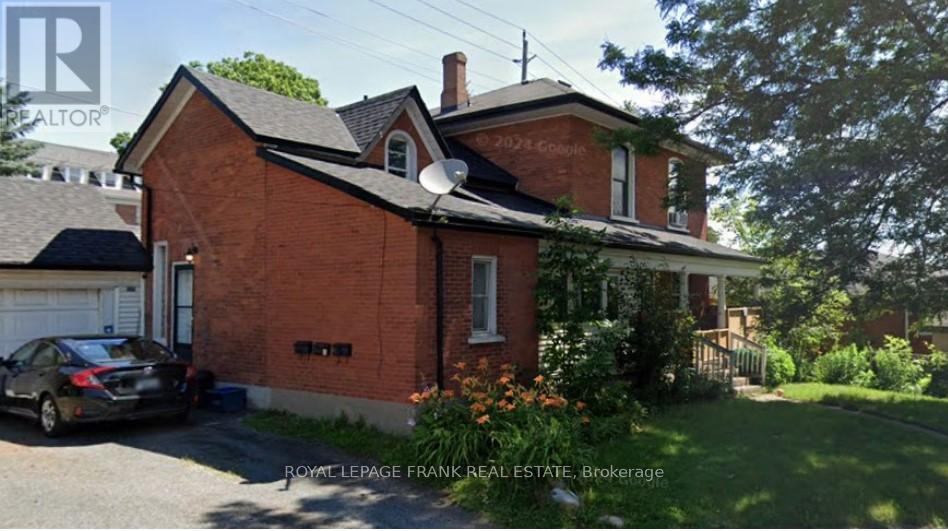 56 Hilliard St, Peterborough, ON K9H 5R5
