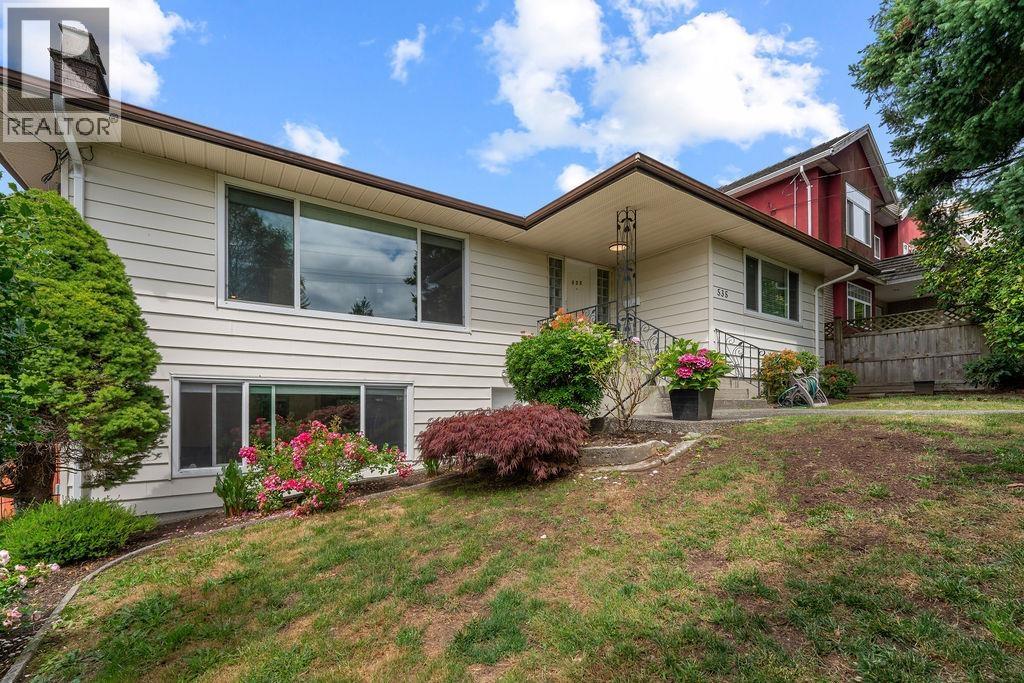 535 Holdom Ave, Burnaby, BC V5B 3V3