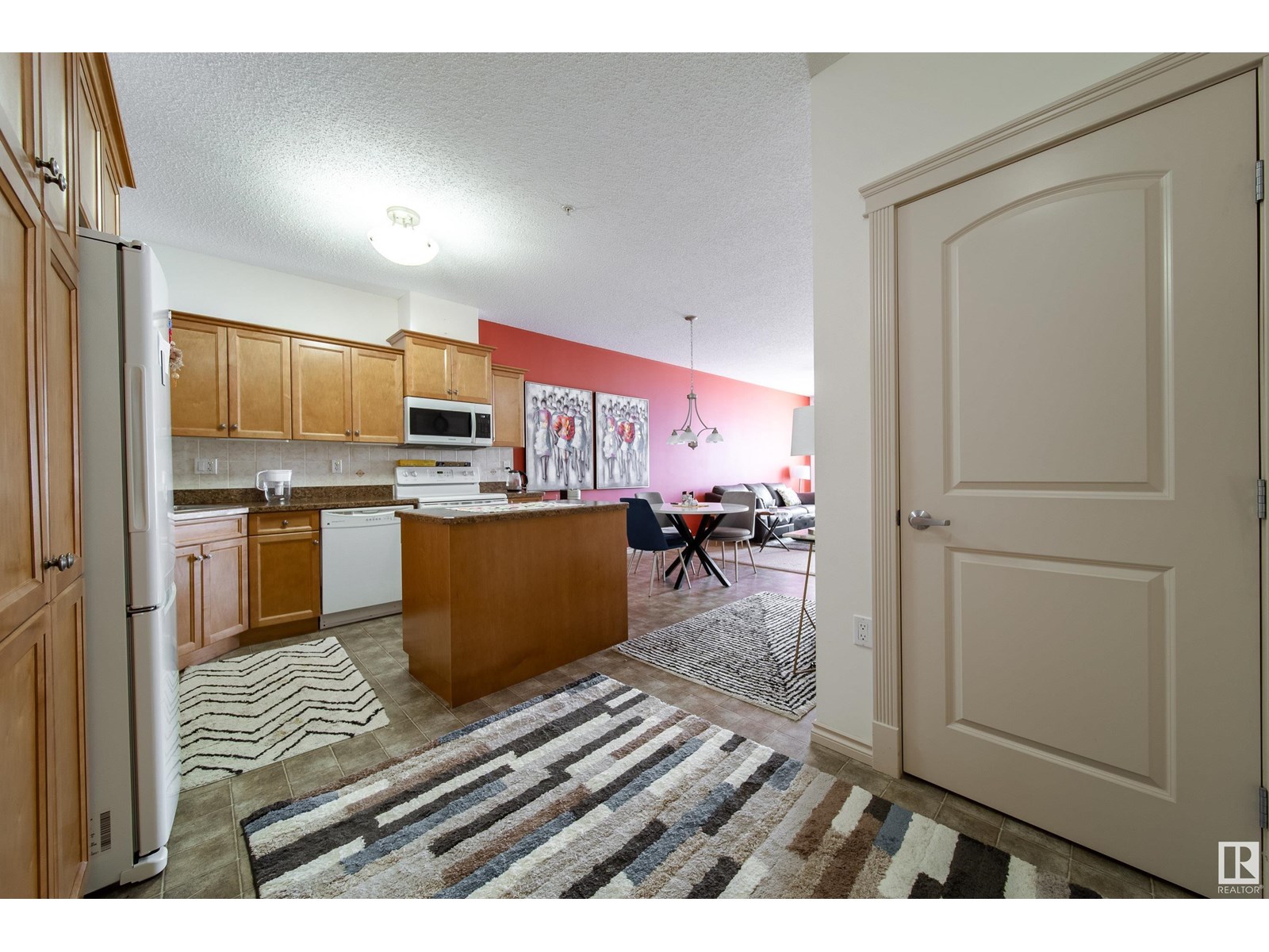 9820 165 Street Northwest #216, Edmonton, AB T5P 0N3