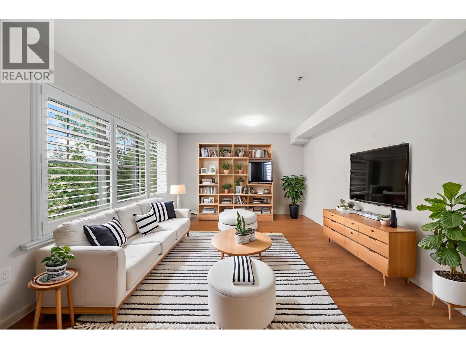 1969 Westminster Avenue Unit 307, Port Coquitlam, BC V3B 1E7