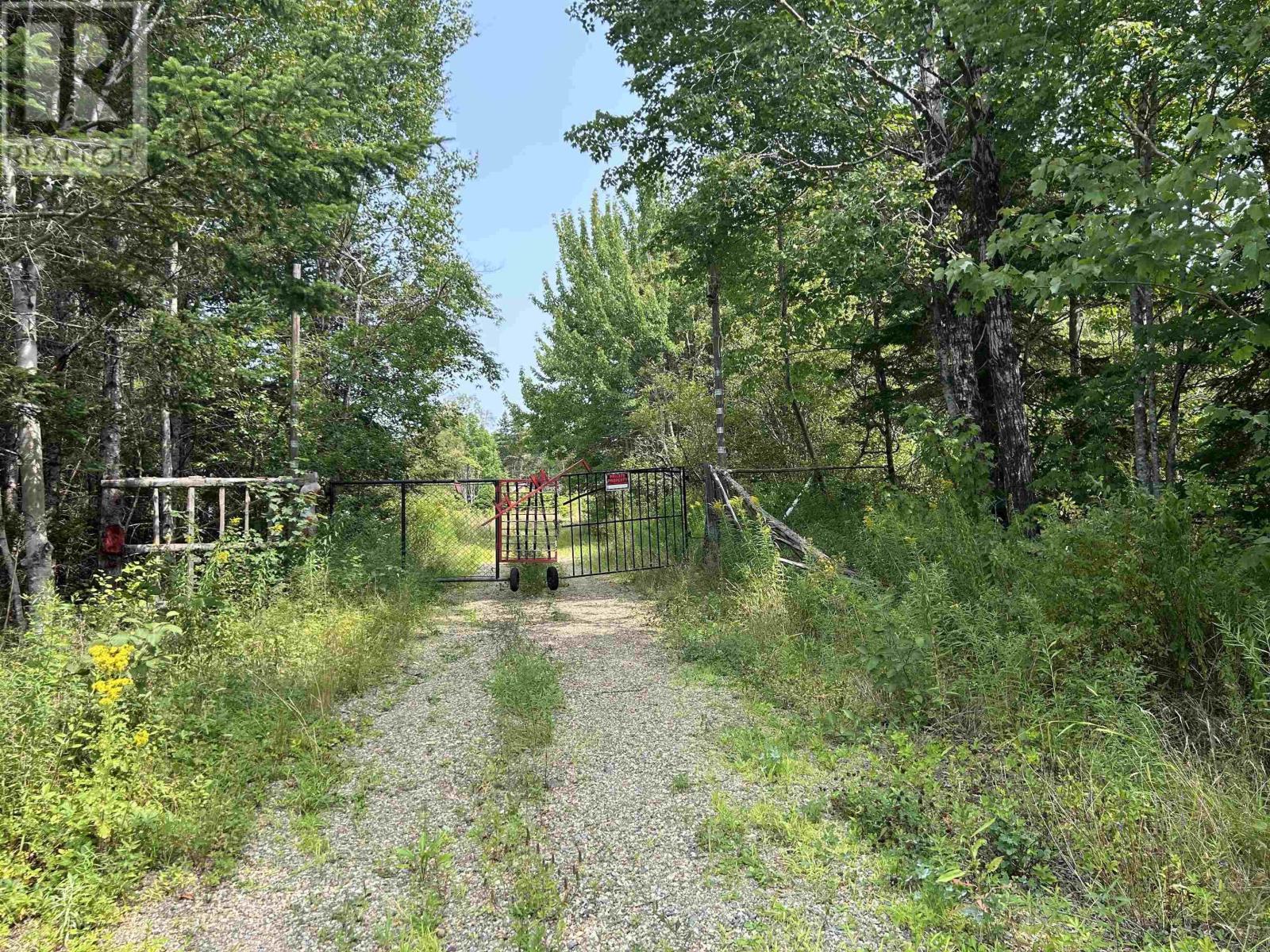 17 Hendsbee Rd, Eight Island Lake, NS B0H 1M0