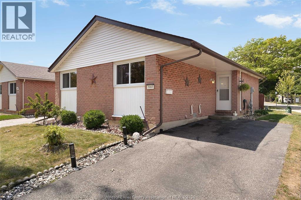3163 Forest Glade Dr, Windsor, ON N8R 1W7