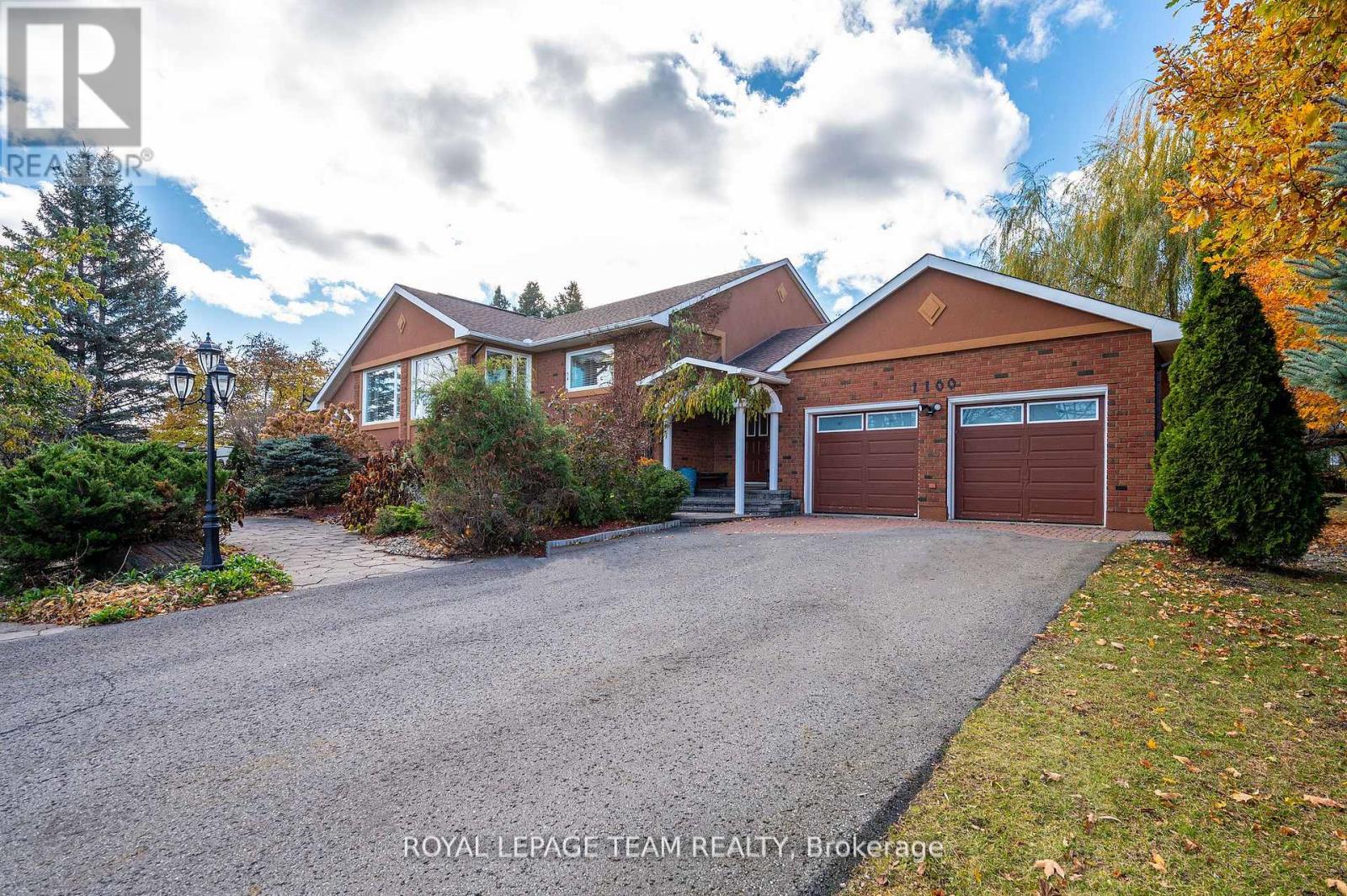 1100 Moffatt Dr, Ottawa, ON K4C 1B7