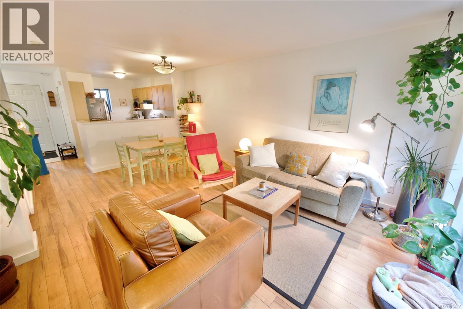 595 Gibson St Unit 10 St, Tofino, BC V0R 2Z0