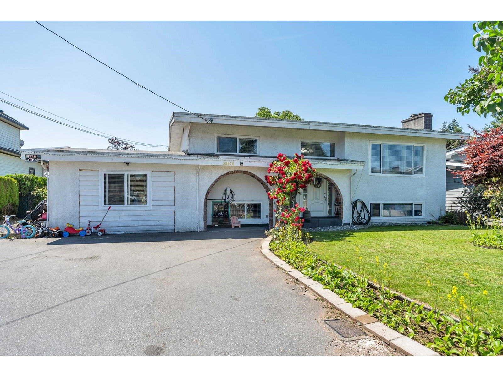 32678 Pandora Ave, Abbotsford, BC V2T 3X1