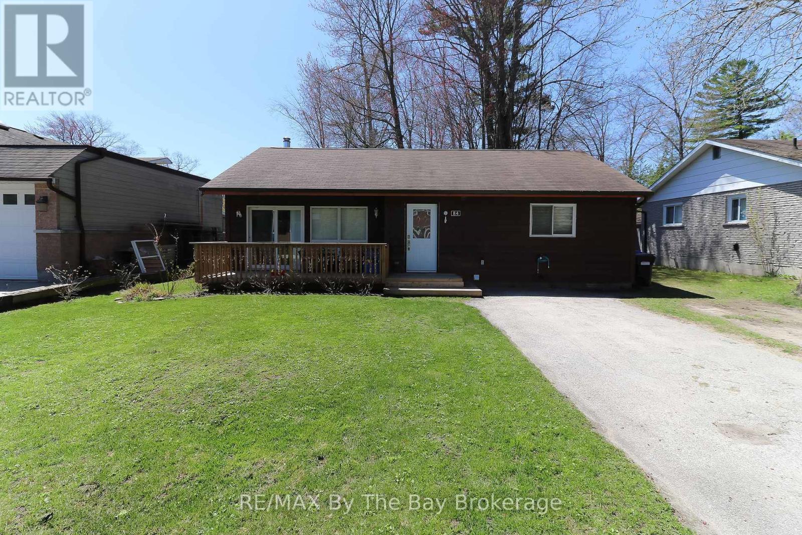 84 32nd Street North, Wasaga Beach, ON L9Z 2C4