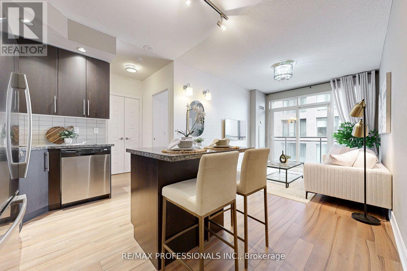 1601 28 Linden St, Toronto, ON M4Y 0A4