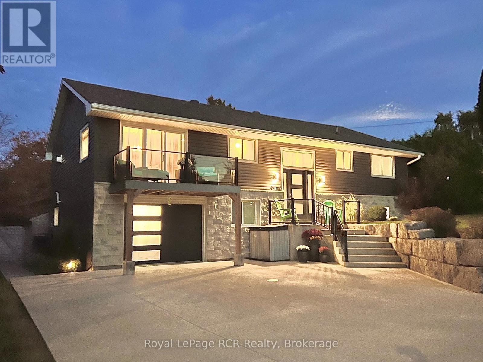 251 Pearson St, Meaford, ON N4L 1L6