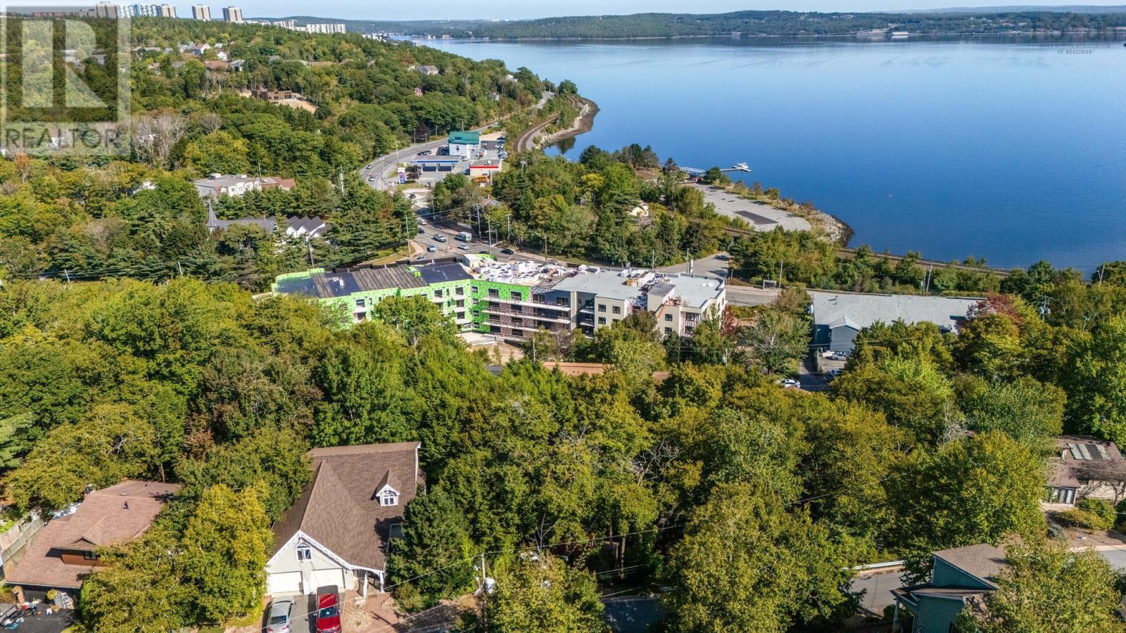 5 Dickson Ave, Halifax, NS B3M 2W4