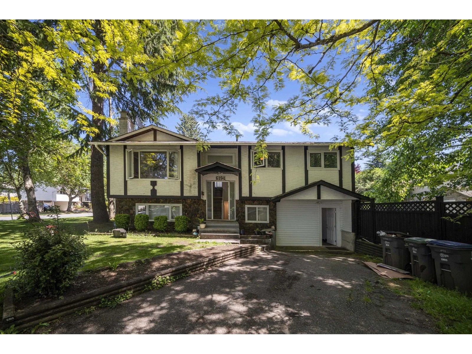 6194 Palomino Cres, Surrey, BC V3S 5B6