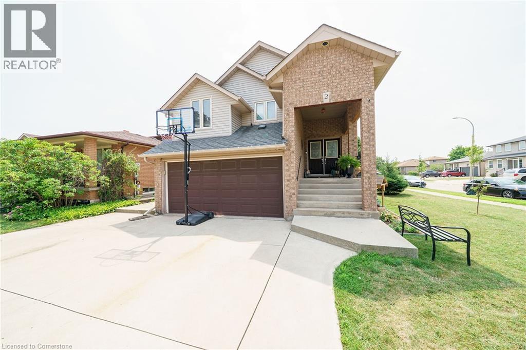 2 Tyler Dr, Hamilton, ON L8E 4W9