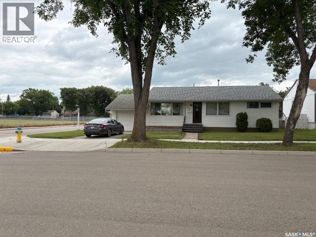 1762 98 Street, North Battleford, SK S9A 0N1