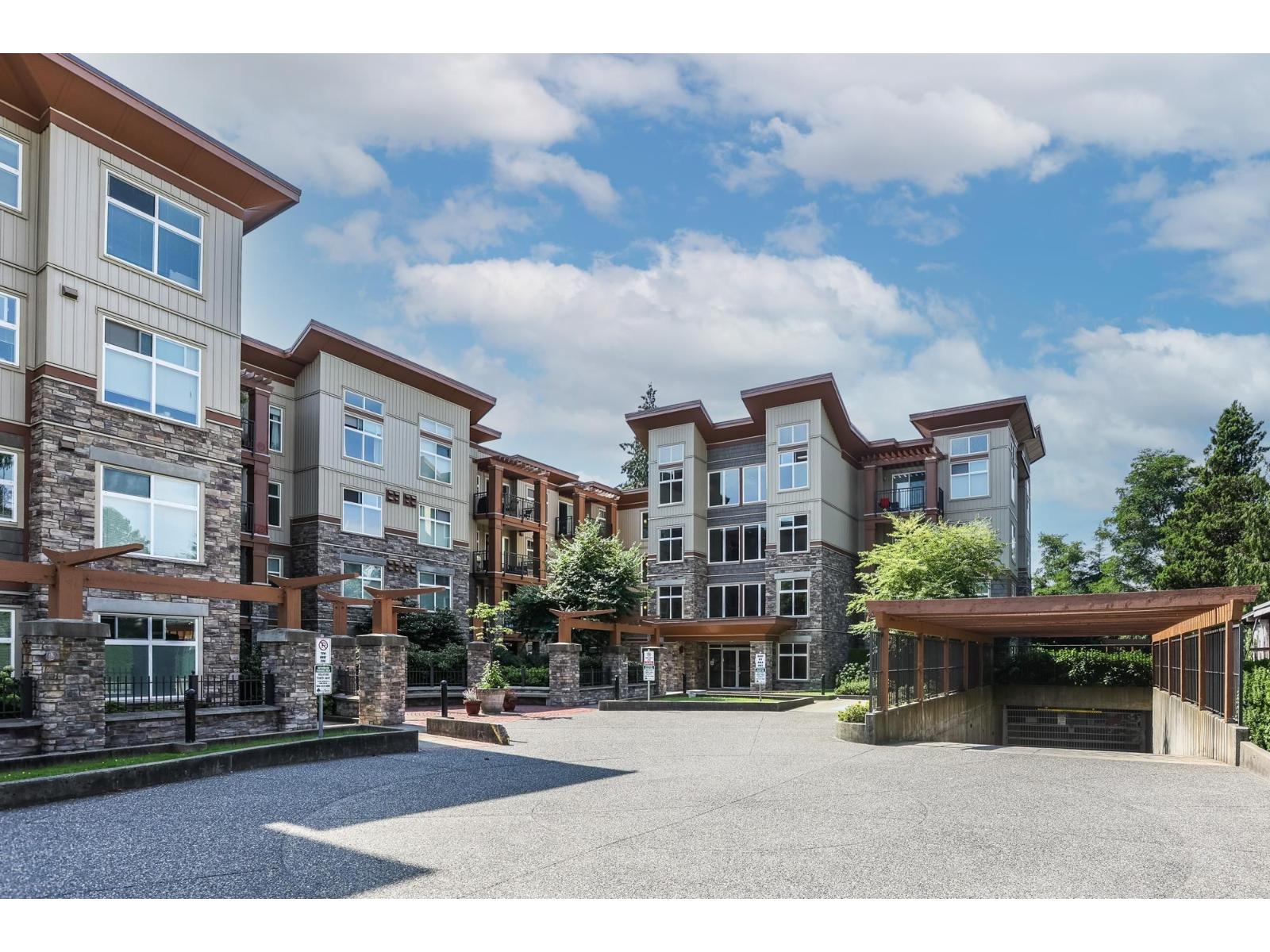 10237 133 Street Unit 404, Surrey, BC V3T 0C6