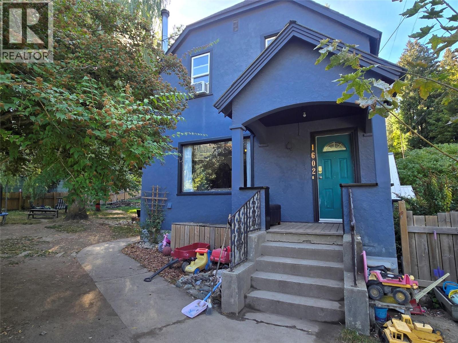 1602 Vancouver St, Nelson, BC V1L 1E6