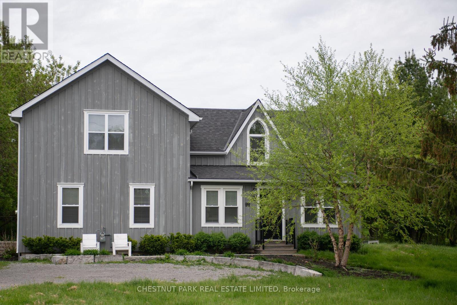 25 Stanley St, Prince Edward County Bloomfield Ward, ON K0K 1G0