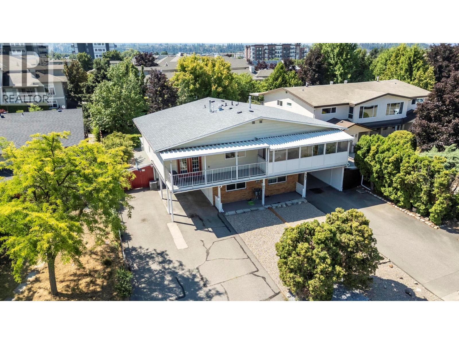 565 Chepesuik Ct, Kelowna, BC V1X 5S5