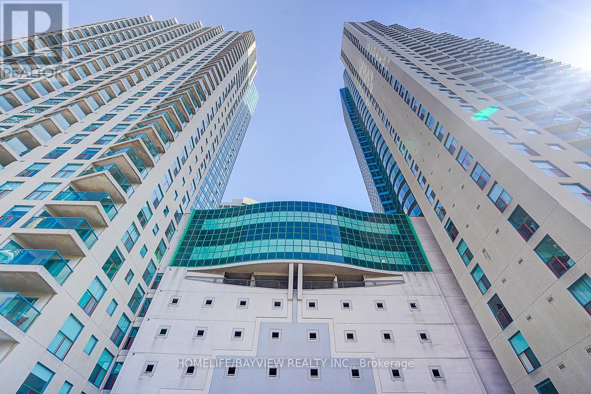 1007 99 Harbour Sq, Toronto, ON M5J 2H2