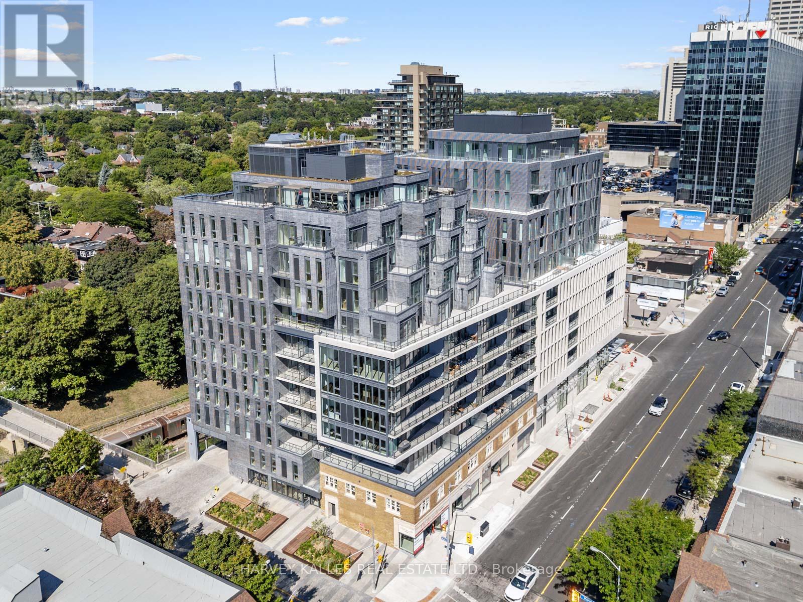 1003 8 Manor Rd W, Toronto, ON M5P 1E7